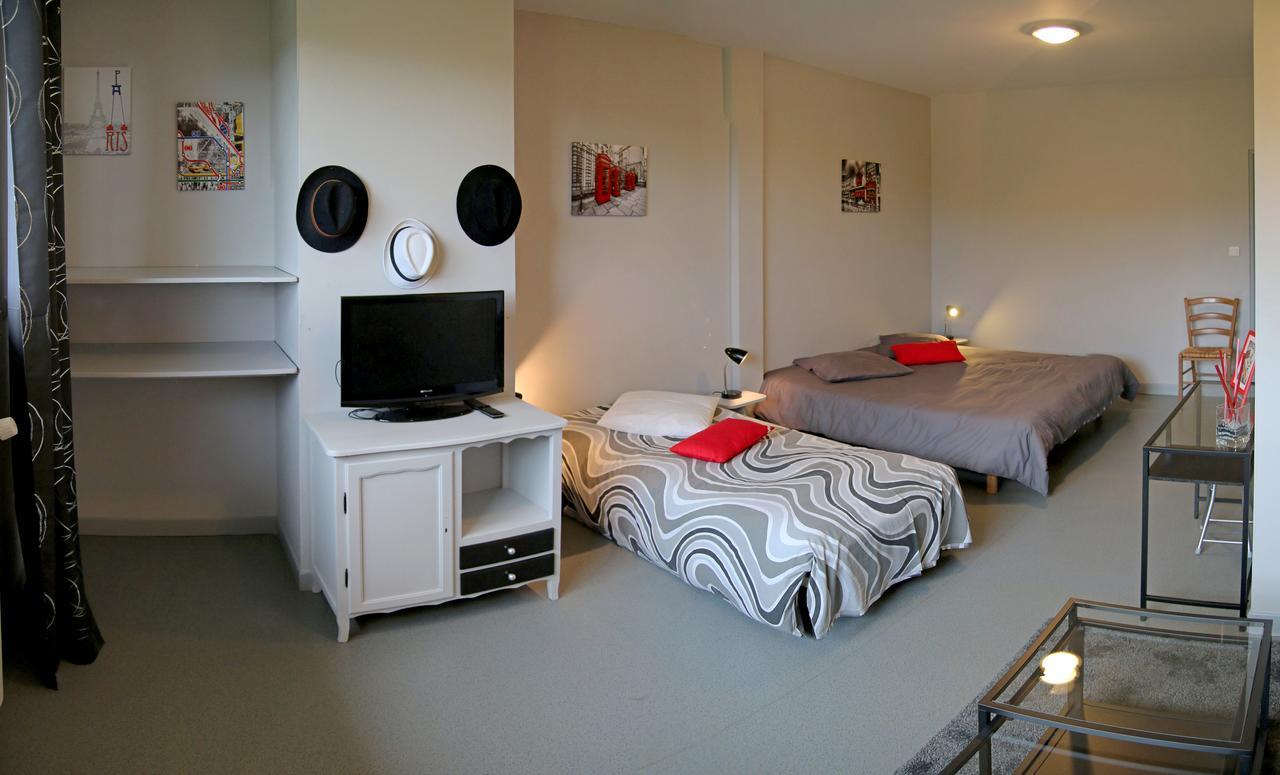 Bed and Breakfast Le Grand Val Lavastrie Экстерьер фото