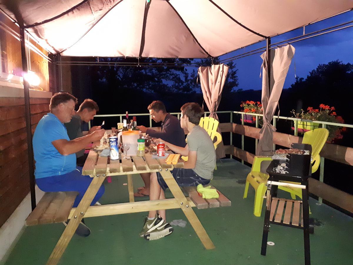 Bed and Breakfast Le Grand Val Lavastrie Экстерьер фото