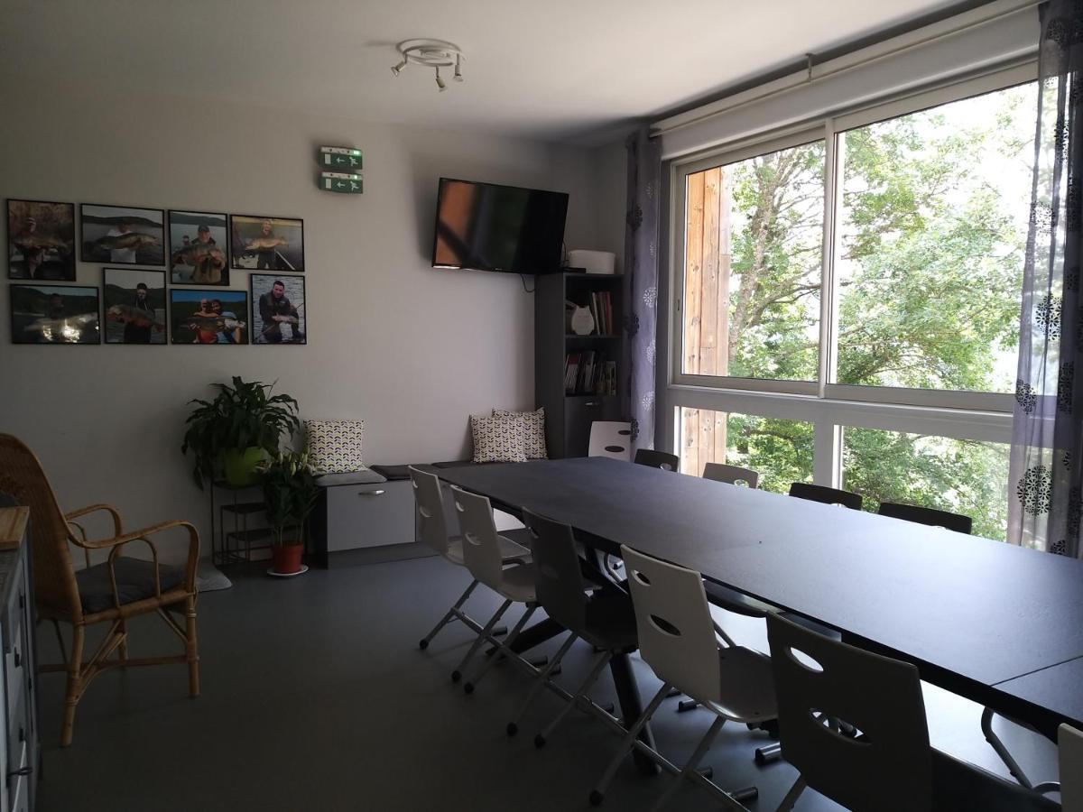 Bed and Breakfast Le Grand Val Lavastrie Экстерьер фото
